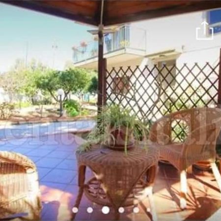 Case Vacanze Le Rose Campofelice Di Roccella Dış mekan fotoğraf