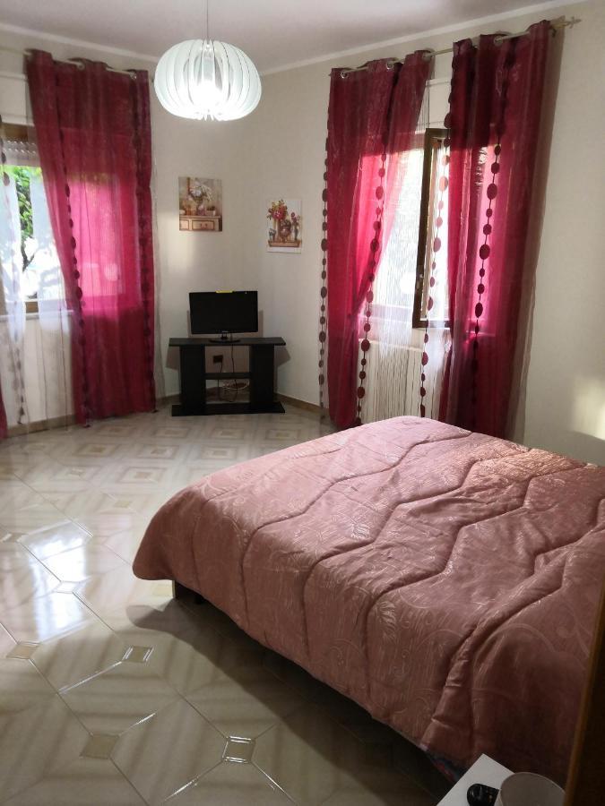 Case Vacanze Le Rose Campofelice Di Roccella Dış mekan fotoğraf